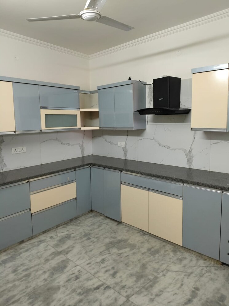 Kitchen, sector 28 3 Bedroom 1800 Sq.Ft. Builder Floor In Sector 28 Faridabad 9345916