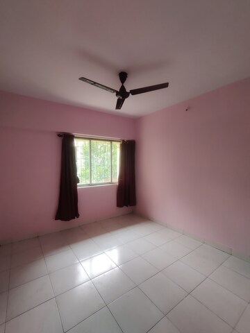 Room in 1 BHK Apartment at Parijat Gardens Marigold CHS, Kasarvadavali – for Rent