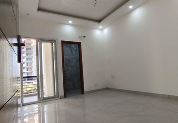 Room in 3 BHK Apartment at Skynet Towers, Patiala Road – for Rent