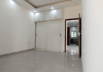 Room in 3 BHK Apartment at Skynet Towers, Patiala Road – for Rent