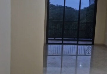 Room in 3 BHK Apartment at Lodha Sterling, Kolshet Road – for Rent