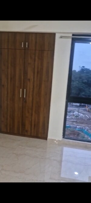 Furnished Amenities in 3 BHK Apartment at Lodha Sterling, Kolshet Road – for Rent