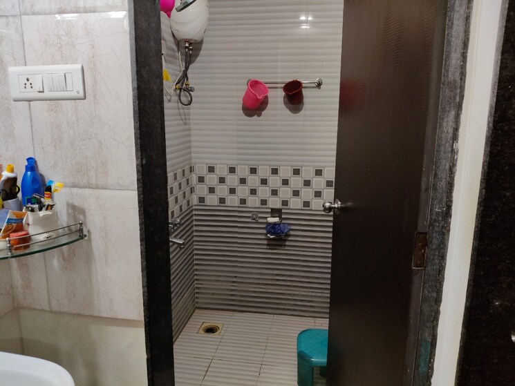 Bathroom, tanish-pearls 1 Bedroom 389 Sq.Ft. Apartment In Charholi Budruk Pune 5765633