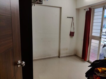 Room in 1 BHK Apartment at Tanish Pearls, Charholi Budruk – for Sale