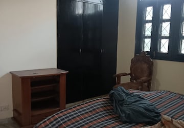 Bedroom in 4 BHK Apartment at Bancourt Apartment, Sector 43 – for Rent