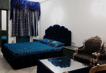 Bedroom in 2 BHK Builder Floor at Green Park Extension – for Rent