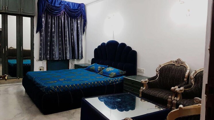 Bedroom, green park extension 2 Bedroom 320 Sq.Yd. Builder Floor In Green Park Extension Delhi 9345917