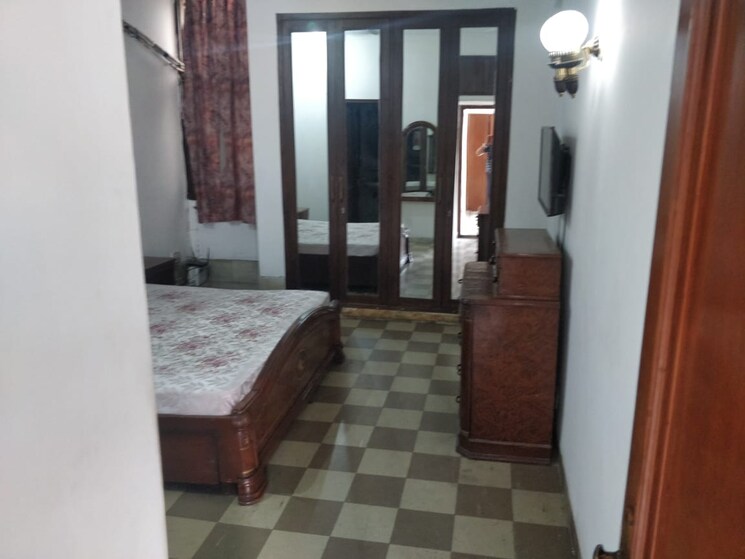 Bedroom, green park extension 2 Bedroom 320 Sq.Yd. Builder Floor In Green Park Extension Delhi 9345917