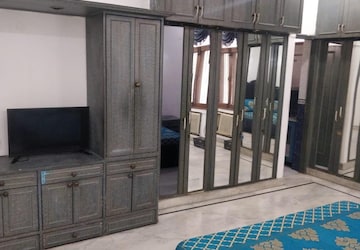 Bedroom in 2 BHK Builder Floor at Green Park Extension – for Rent
