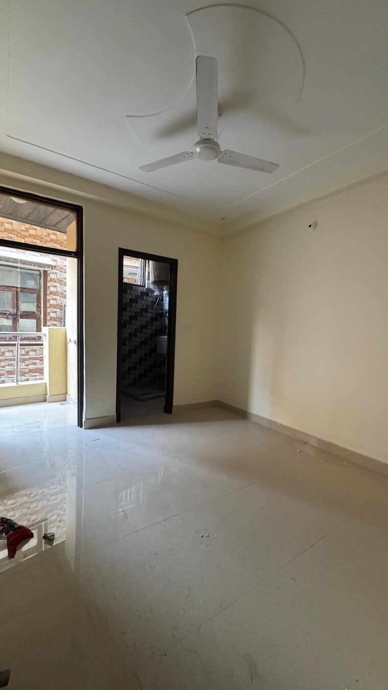 Room, risland-sky-mansion 2 Bedroom 900 Sq.Ft. Builder Floor In Chattarpur Delhi 9345966