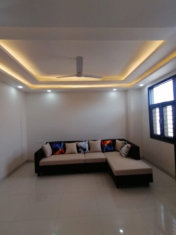 Living Room in 1.5 BHK Builder Floor at Sector 46 – for Rent