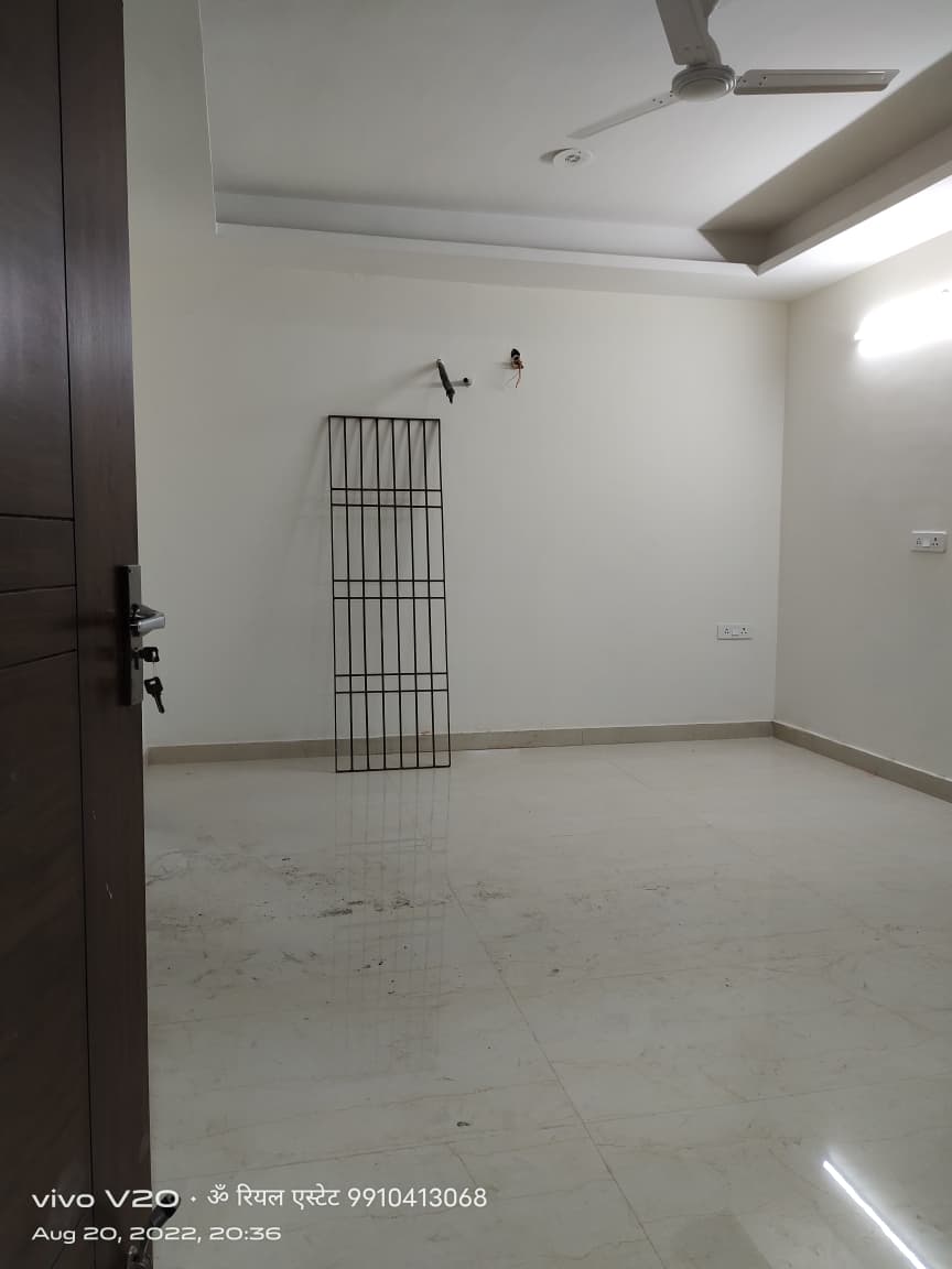 2 BHK + Servant Room Builder Floor For Rent in Risland Sky Mansion