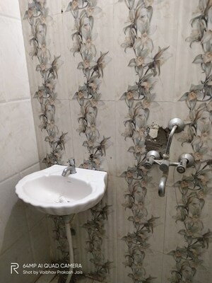 Bathroom in 2 BHK Builder Floor at Mahmoorganj – for Sale
