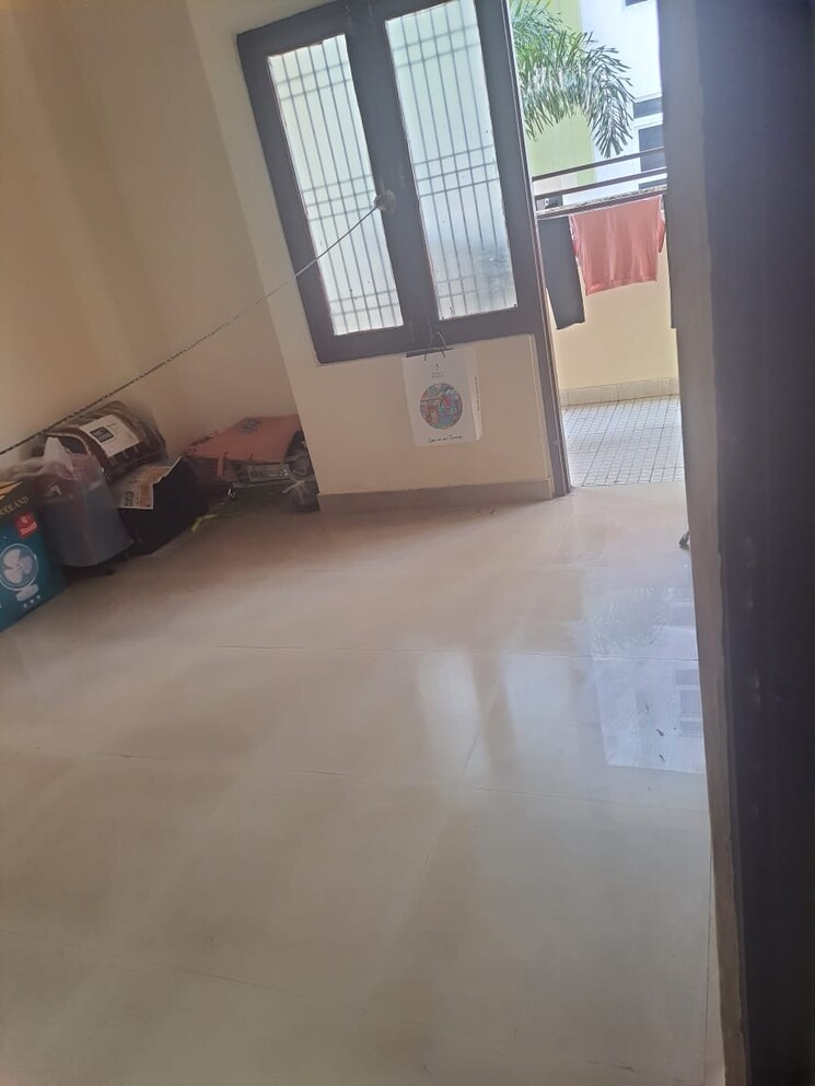 Room, mahmoorganj 2 Bedroom 1200 Sq.Ft. Builder Floor In Mahmoorganj Varanasi 9346016
