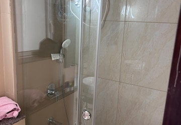 Bathroom in 1 BHK Apartment at LnT Veridian, Powai – for Sale