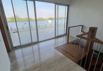 Room in 4 BHK Penthouse at Gold Platz, Richmond Town – for Sale