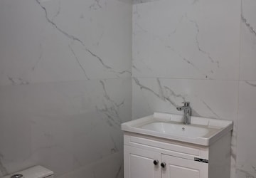 Bathroom in 3 BHK Builder Floor at Sector 28 – for Sale