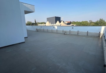 Room in 4 BHK Penthouse at Gold Platz, Richmond Town – for Sale