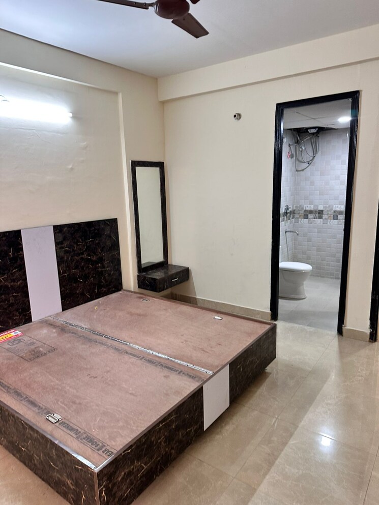 Room, signature-global-park 2.5 Bedroom 1210 Sq.Ft. Apartment In Sohna Sector 36 Gurgaon 9346116