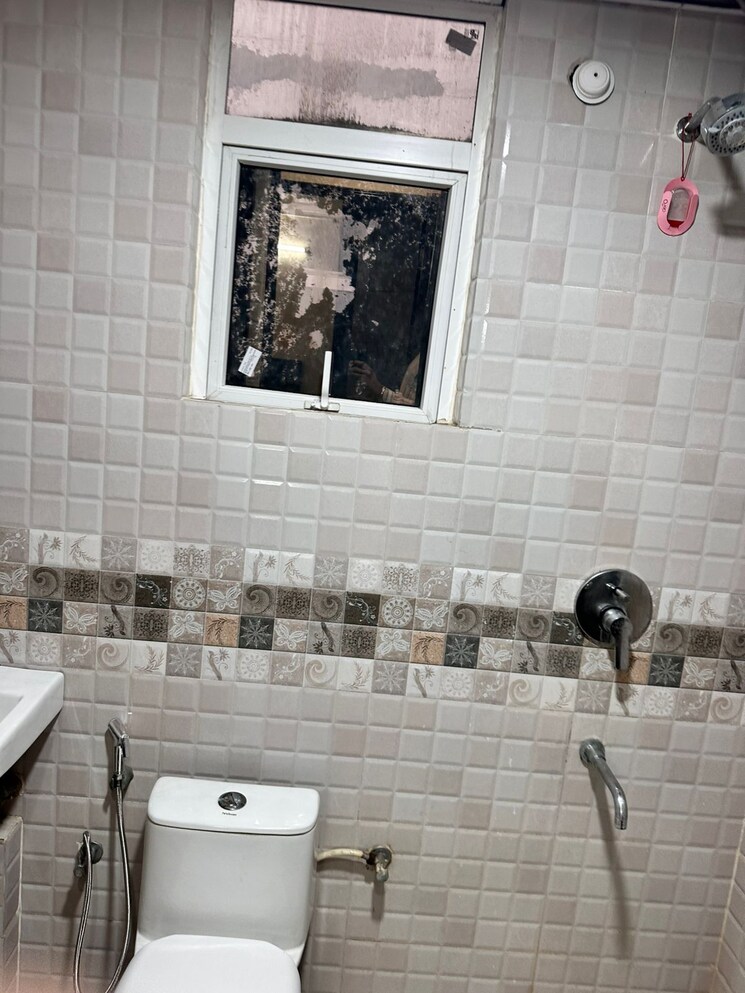 Exterior View, signature-global-park 2.5 Bedroom 1210 Sq.Ft. Apartment In Sohna Sector 36 Gurgaon 9346116