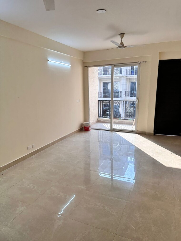 Room, signature-global-park 2.5 Bedroom 1210 Sq.Ft. Apartment In Sohna Sector 36 Gurgaon 9346116