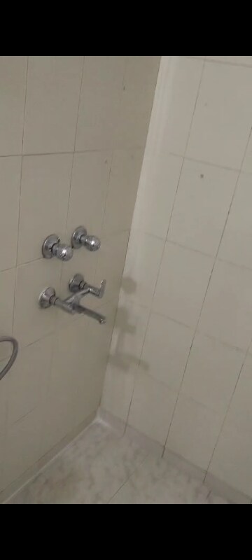 Bathroom in 3 BHK Apartment at Sushant Lok 2, Sector 57 – for Rent