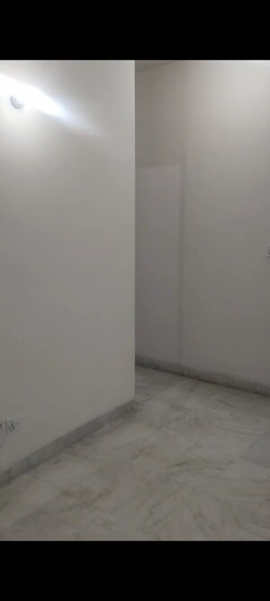 Room in 3 BHK Apartment at Sushant Lok 2, Sector 57 – for Rent