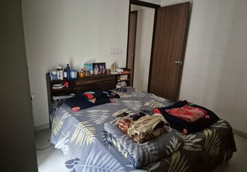 Bedroom in 1 BHK Apartment at Lodha Amara, Kolshet Road – for Rent