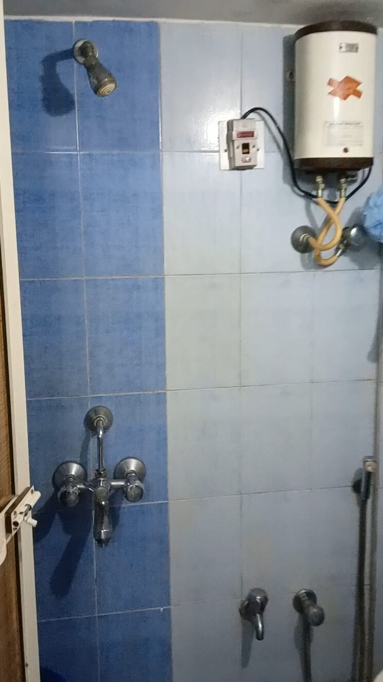 Bathroom, borivali east 2 Bedroom 700 Sq.Ft. Apartment In Borivali East Mumbai 9346164
