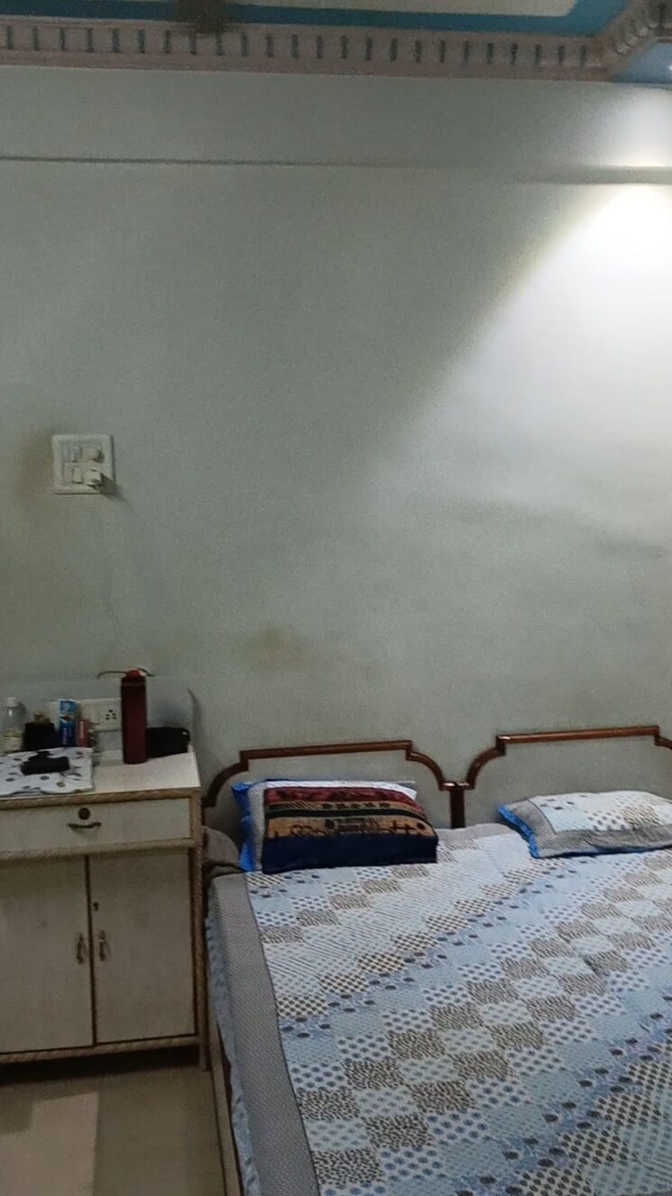 Room, borivali east 2 Bedroom 700 Sq.Ft. Apartment In Borivali East Mumbai 9346164