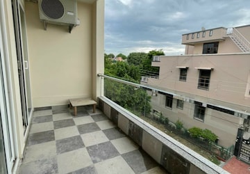 Balcony in 1.5 BHK Builder Floor at Sector 46 – for Rent