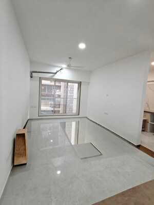 Room in 2 BHK Apartment at Juhu Gulmohar CHS, Vile Parle West – for Rent