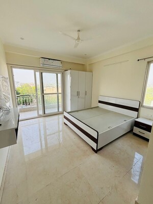 Living Room in 1.5 BHK Builder Floor at Sector 38 – for Rent