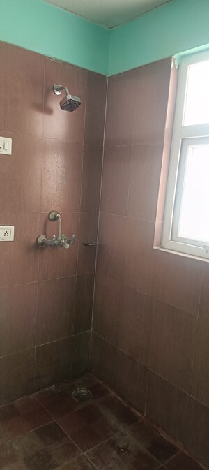 Bathroom in 3 BHK Apartment at Aims Golf Avenue II, Sector 75 – for Rent