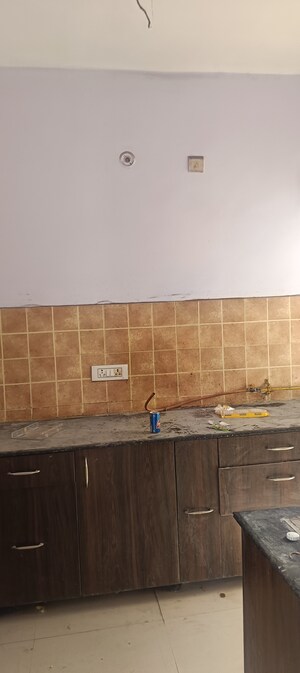 Furnished Amenities in 3 BHK Apartment at Aims Golf Avenue II, Sector 75 – for Rent