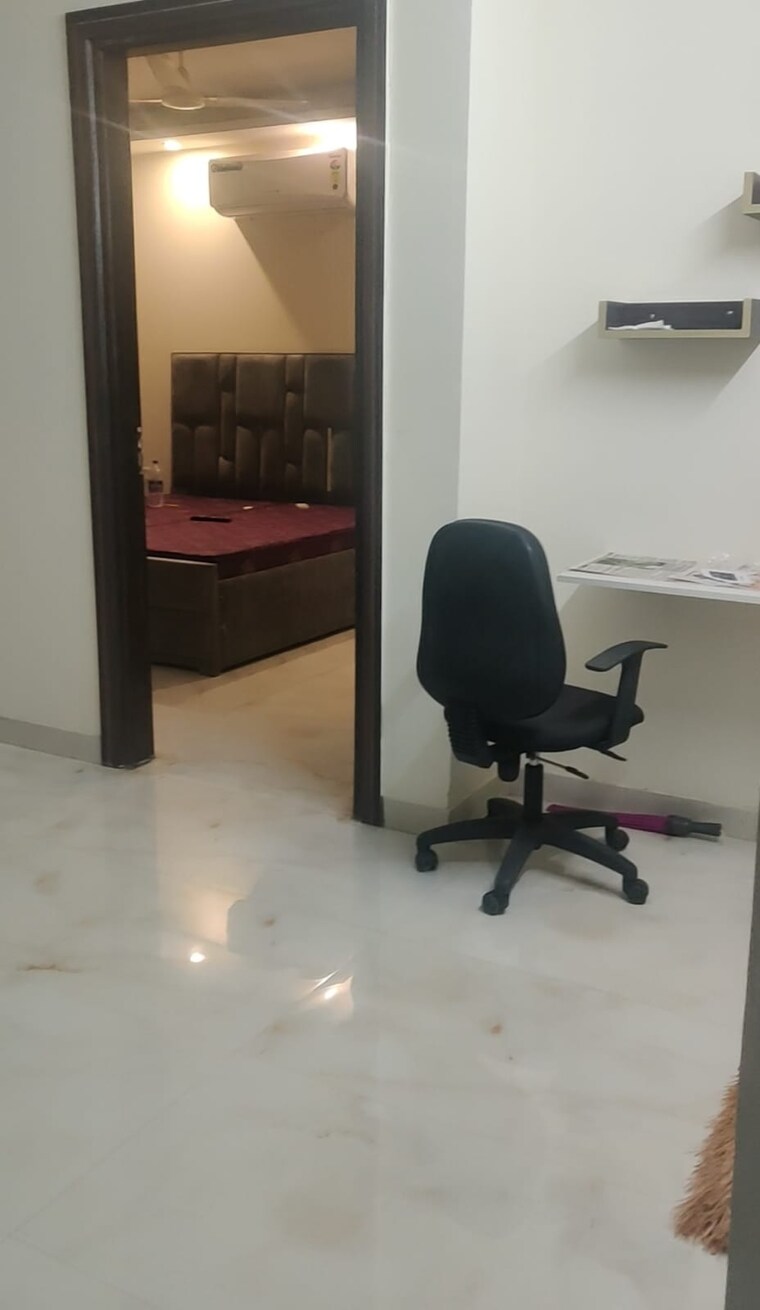 Room, sector 46 2 Bedroom 1440 Sq.Ft. Builder Floor In Sector 46 Gurgaon 9346388