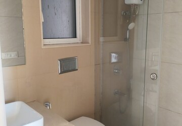 Bathroom in 2 BHK Apartment at LnT Veridian, Powai – for Sale