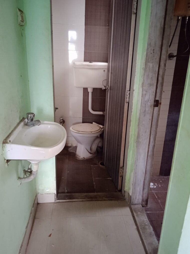 Bathroom, kavya-hill-view-chs 2 Bedroom 700 Sq.Ft. Apartment In Anand Nagar Thane 9346376