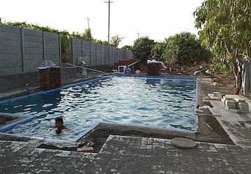 Swimming Pool in 3 BHK Apartment at Oberoi Springs, Andheri West – for Rent