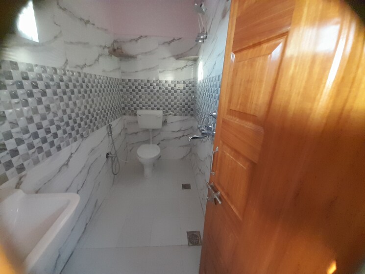 Bathroom, capital-royal-casa 2 Bedroom 1500 Sq.Ft. Independent House In Gms Road Dehradun 9346396
