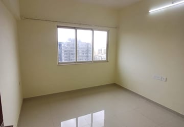 Room in 1 BHK Apartment at Omkar Signet, Malad East – for Rent