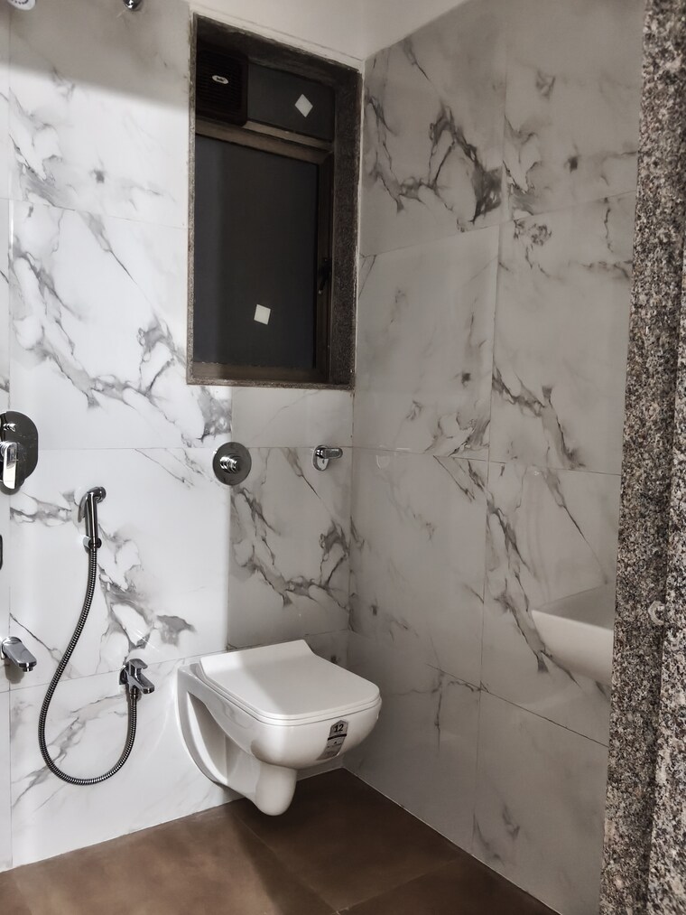 Bathroom, gulmohar-chs-bandra-east 1 Bedroom 322 Sq.Ft. Apartment In Bandra East Mumbai 9346514