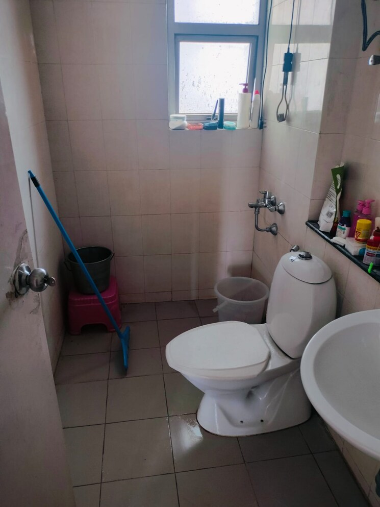 Bathroom, bestech-park-view-ananda 3 Bedroom 1660 Sq.Ft. Apartment In Sector 81 Gurgaon 9346542