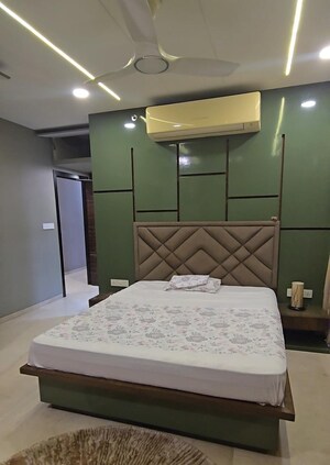 Bedroom in 4 BHK Apartment at Oberoi Realty Esquire, Goregaon East – for Rent