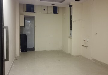 Room in  Shop at Green Woods CHS, Borivali West – for Sale