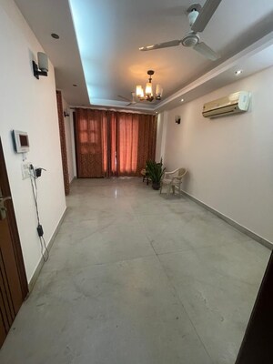 Room in 3 BHK Builder Floor at Chittaranjan Park – for Sale