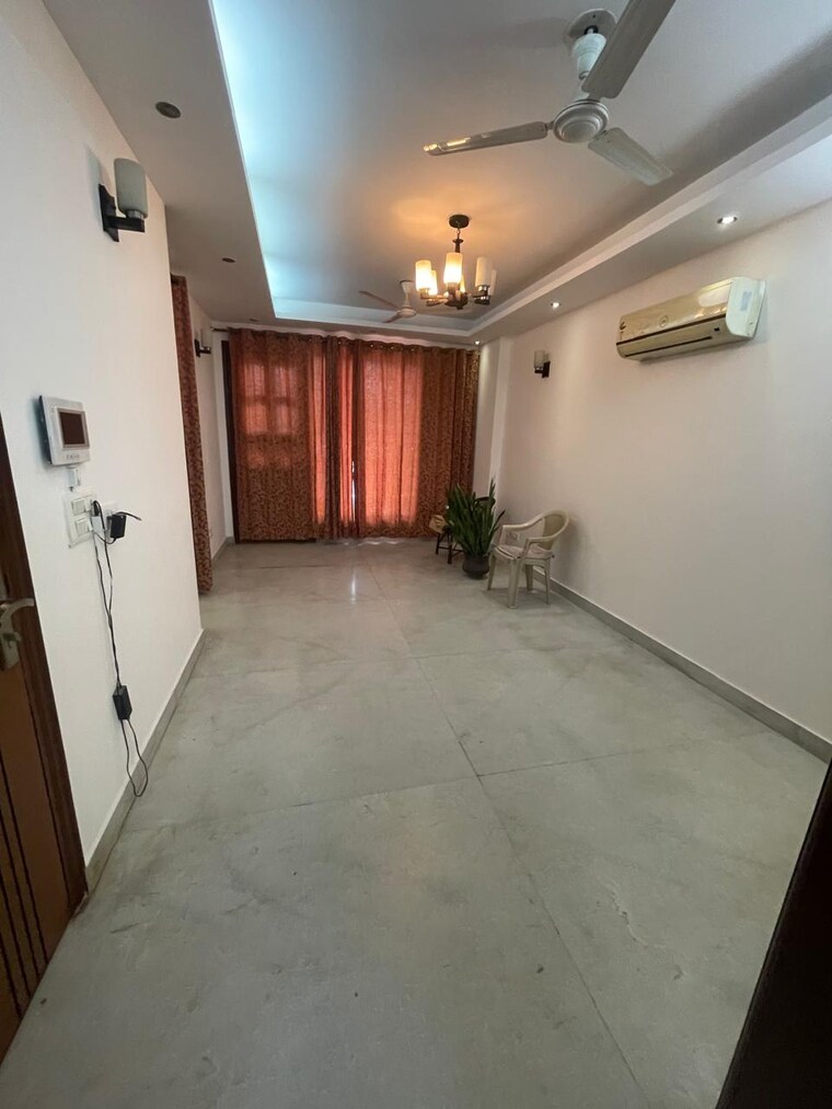 Room, chittaranjan park 3 Bedroom 1440 Sq.Ft. Builder Floor In Chittaranjan Park Delhi 9346567