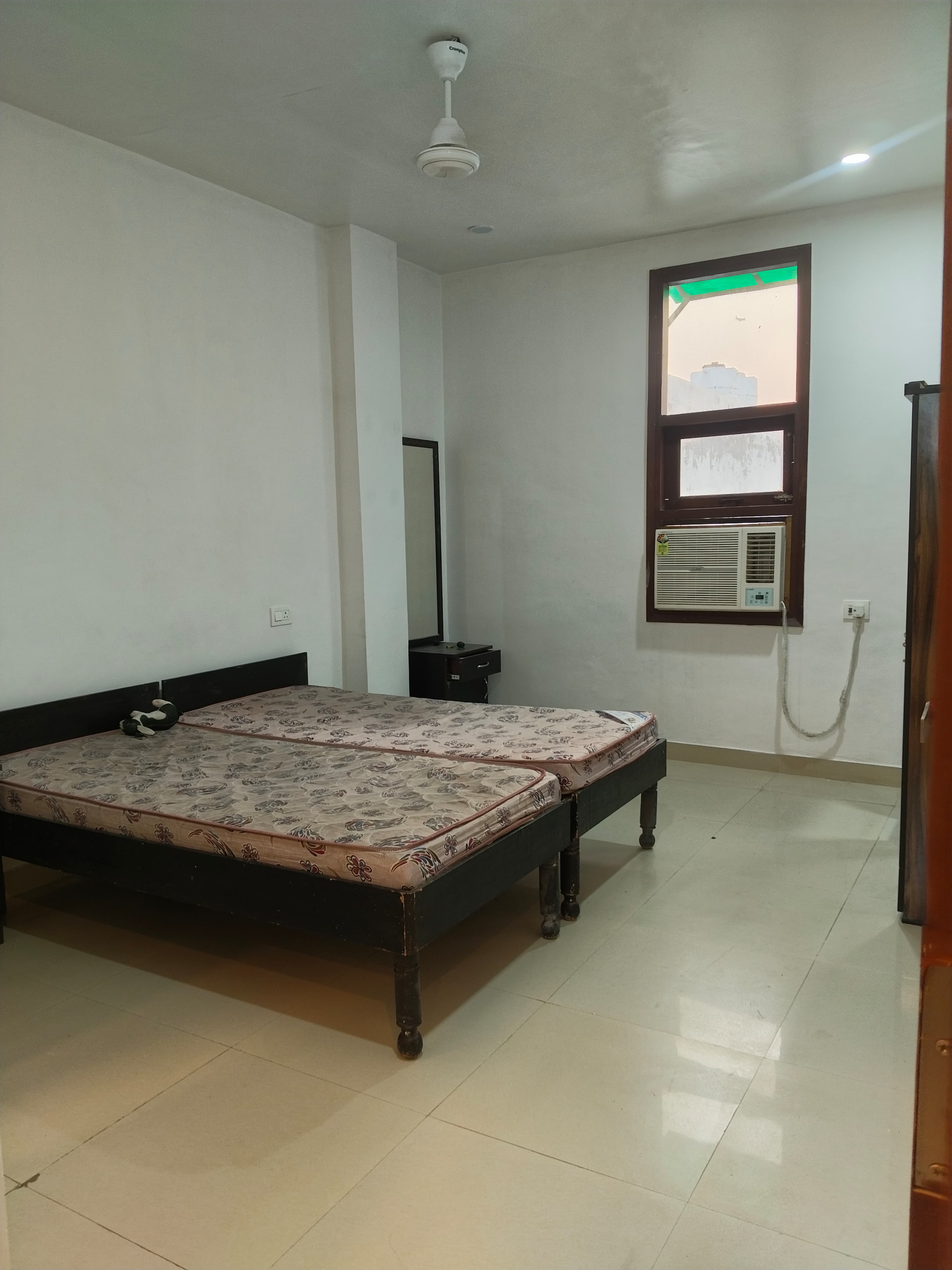 1 BHK + Pooja Room Builder Floor For Rent in Shivalik Colony