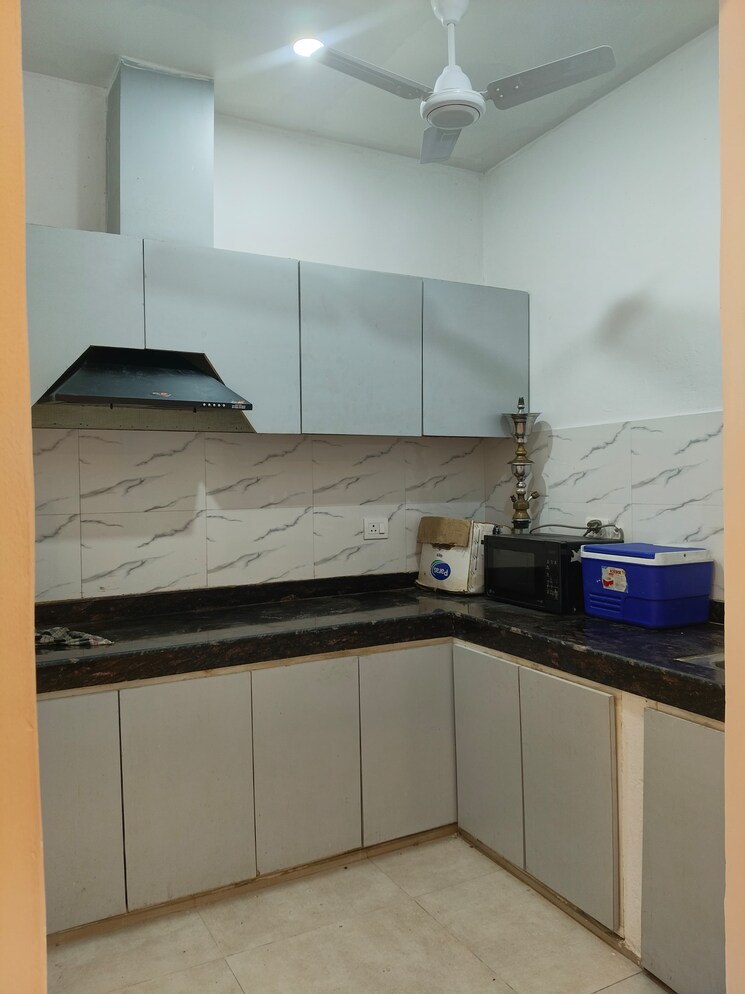 Kitchen, shivalik colony 1 Bedroom 350 Sq.Ft. Builder Floor In Shivalik Colony Delhi 9346584