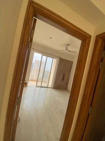 Room in 4 BHK Apartment at M3M Flora 68, Sector 68 – for Rent